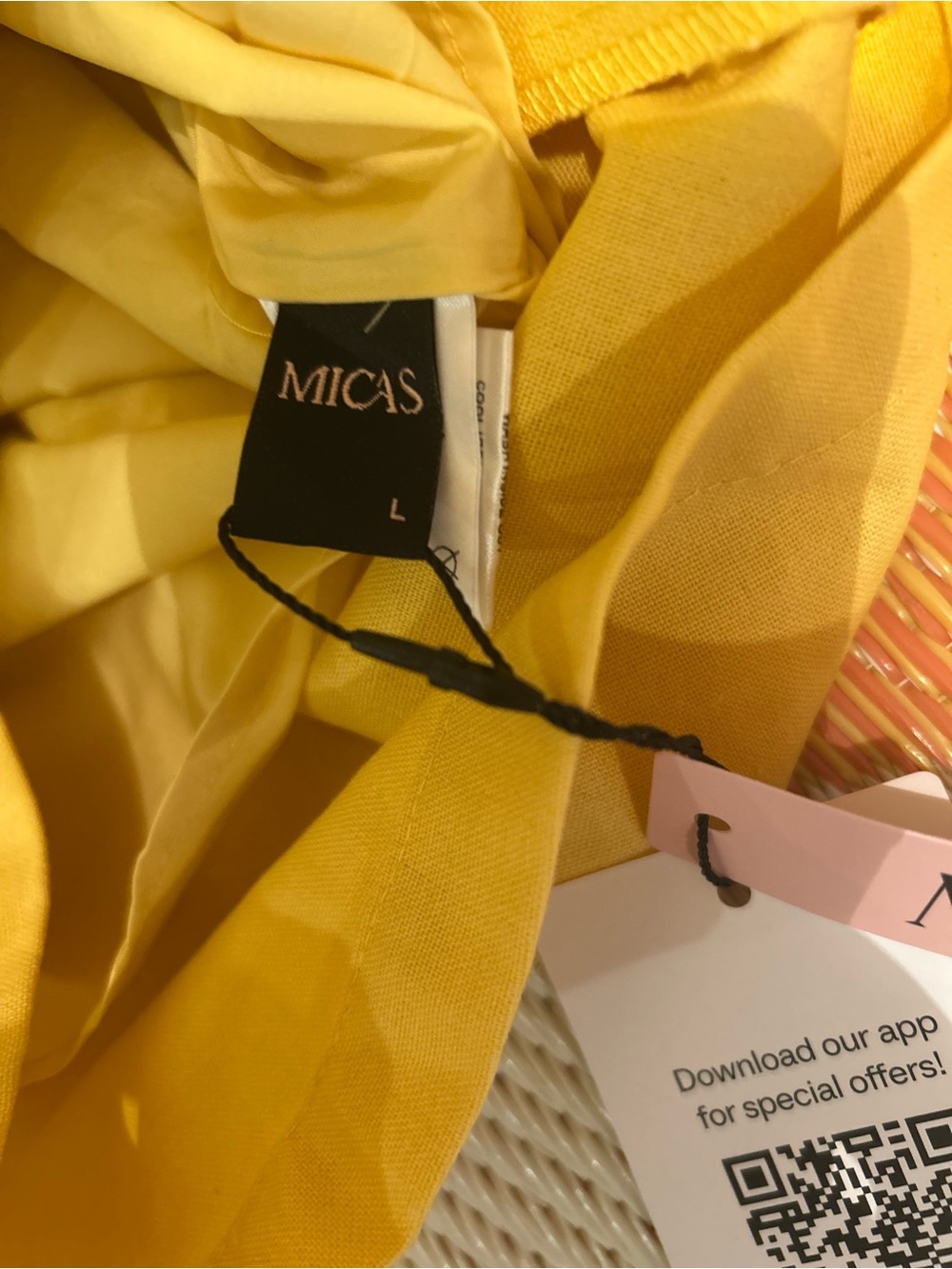 Yellow Deep-V Sleeveless Romper - Picture 7 of 8